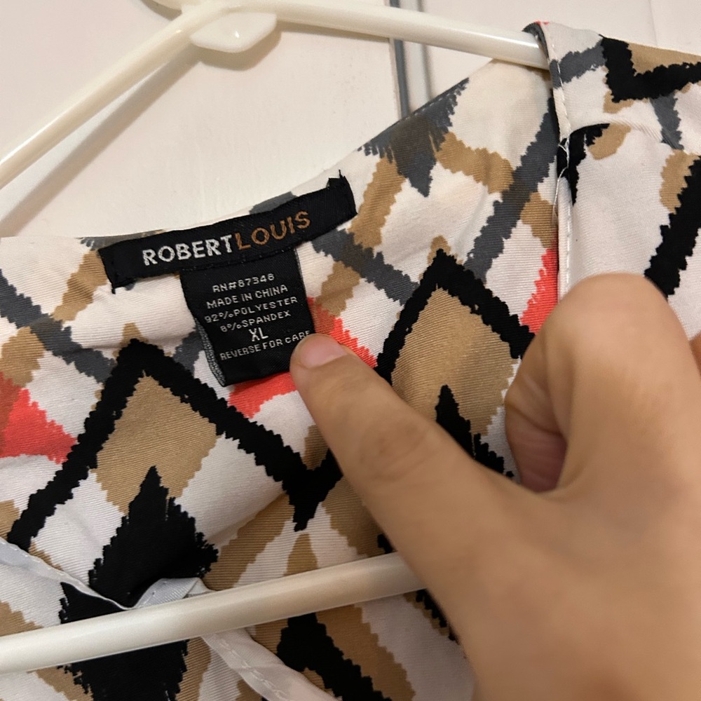 Chic Geometric Patterned Blouse - image 3